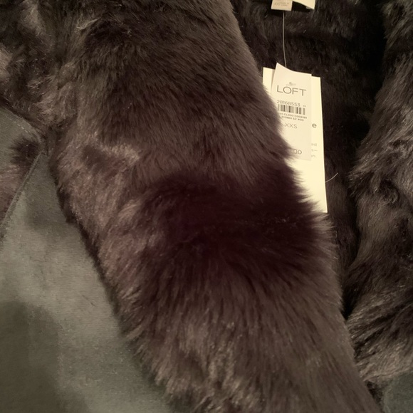 NWT LOFT reversible faux shearling vest black grey - Picture 6 of 10